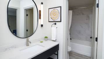 Chambre Deluxe, 2 grands lits, non-fumeur | Salle de bain