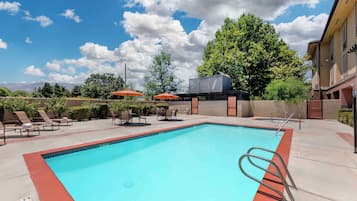Outdoor pool, pool loungers