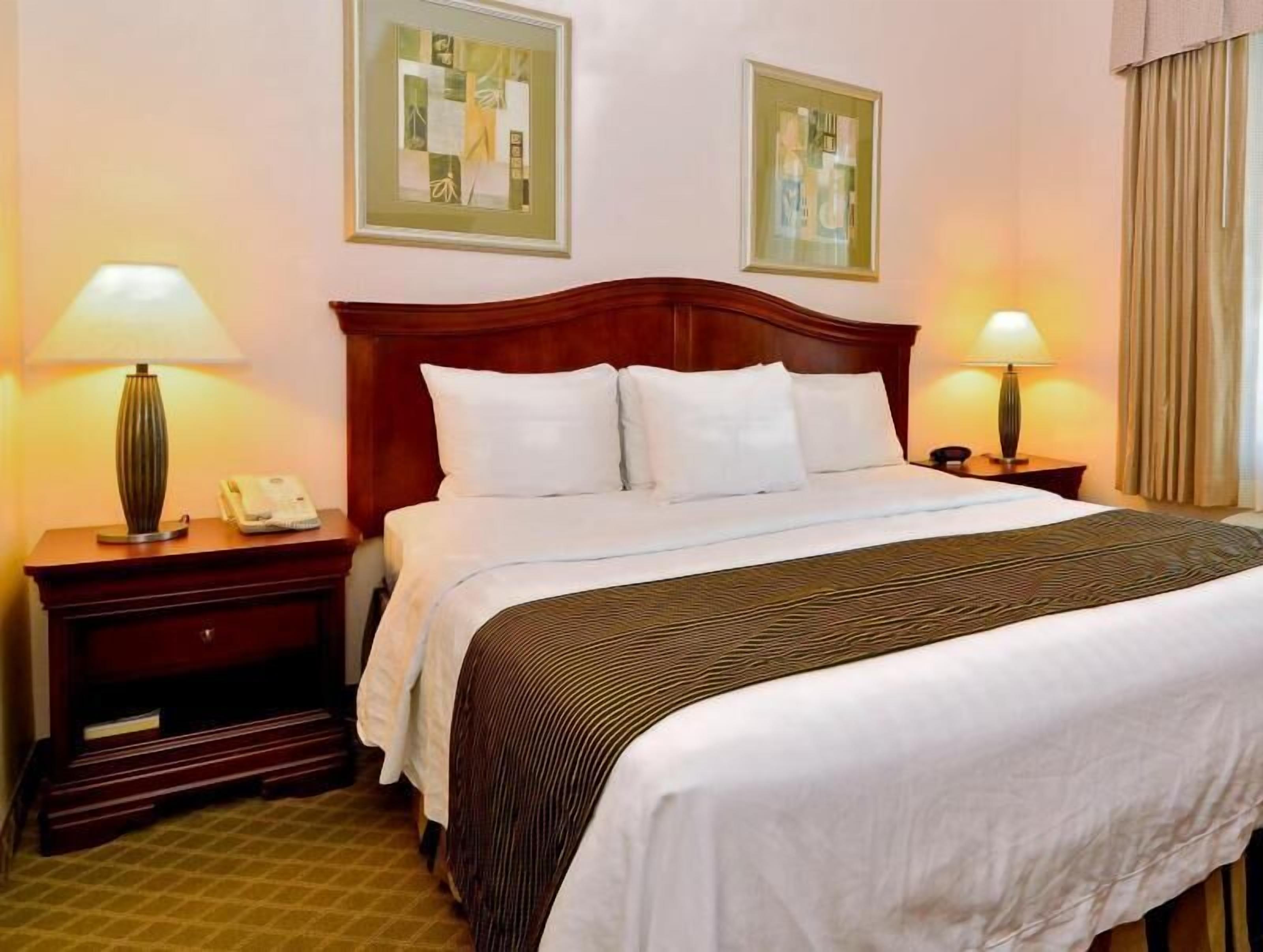 Minibar, in-room safe, iron/ironing board, free cribs/infant beds