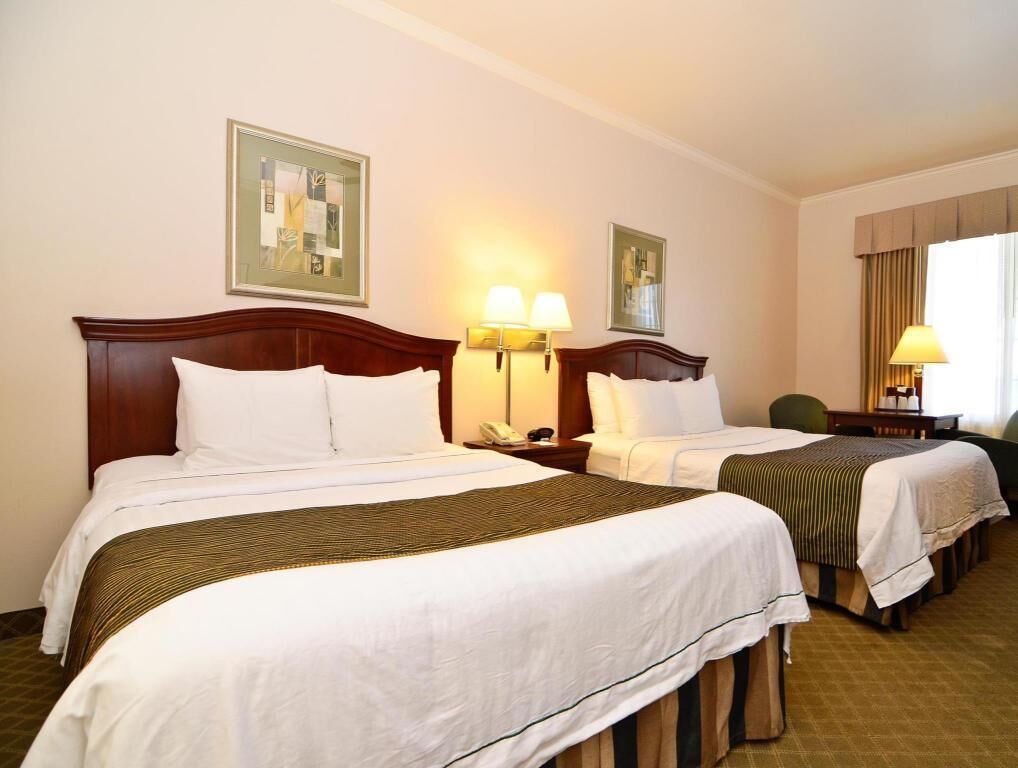 Minibar, in-room safe, iron/ironing board, free cribs/infant beds