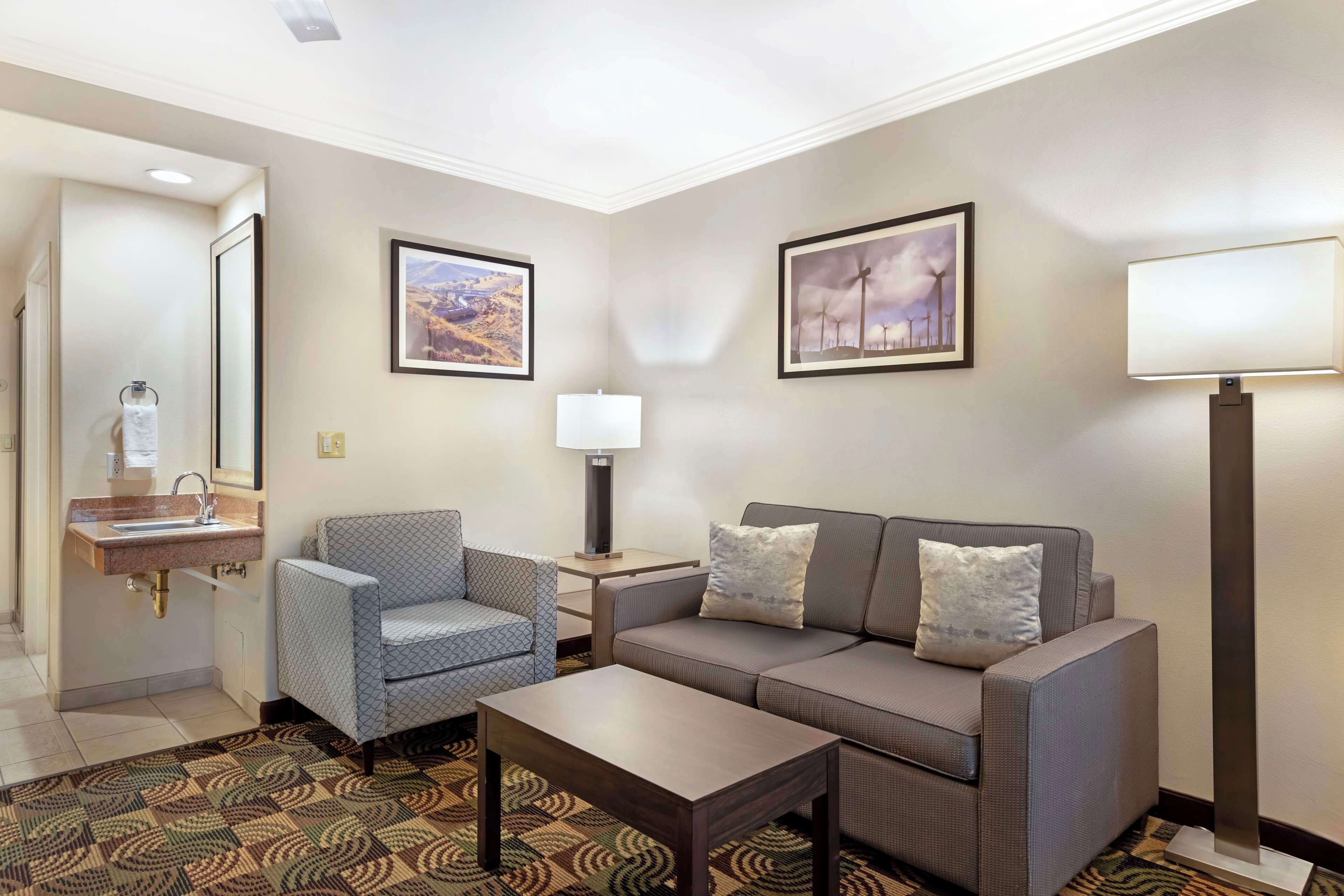 suite, 1 king bed with sofa bed, non smoking, kitchen (with sofabed) | minibar, in-room safe, iron/ironing board, free cots/infant beds