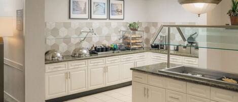 Desayuno de autoservicio incluido todos los días