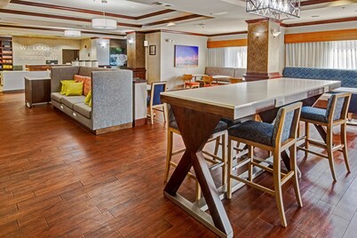 Hampton Inn Van Buren