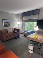 Caja de seguridad en la habitación y escritorio 