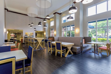 Desayuno buffet incluido todos los días