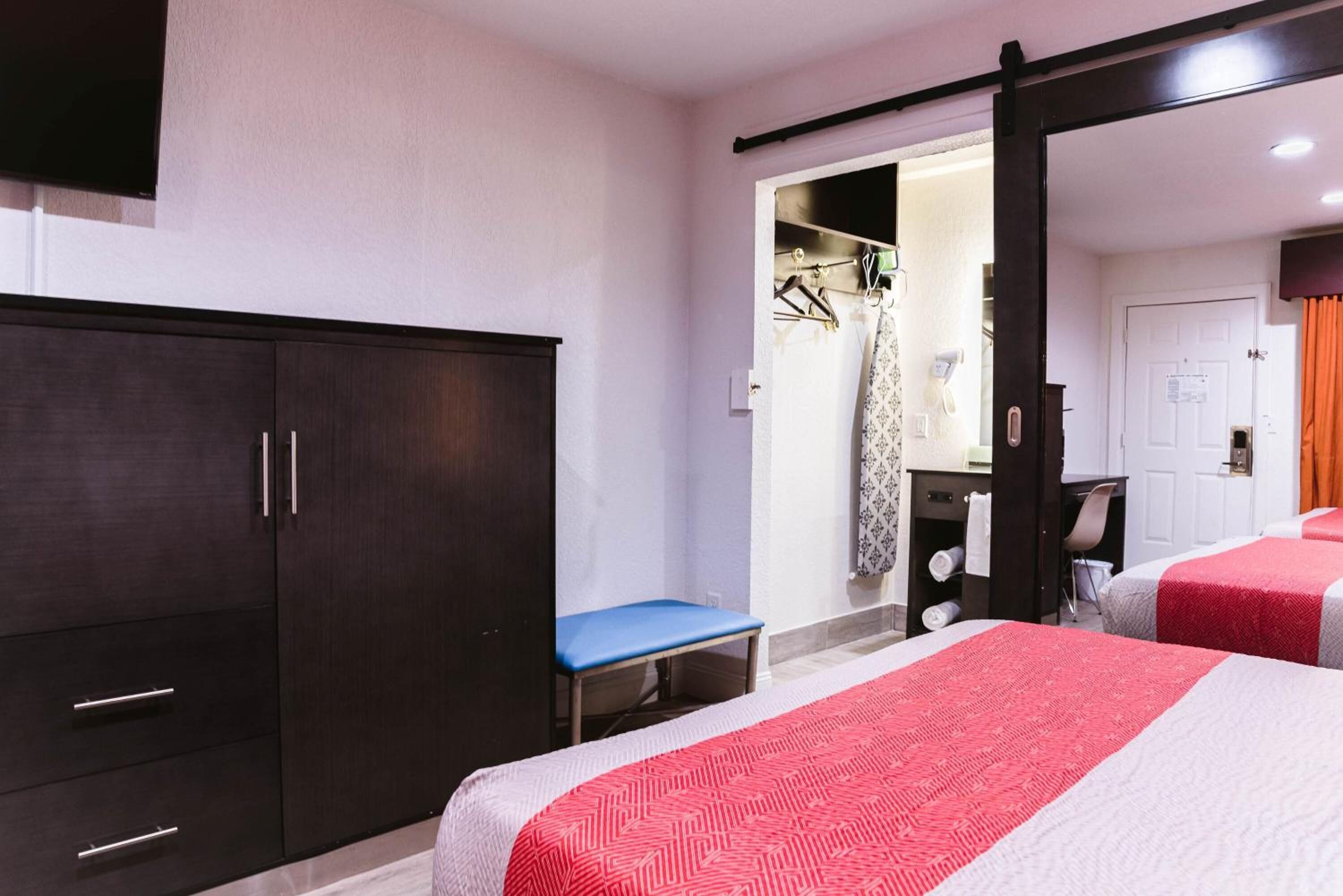 WiFi (free), bed sheets