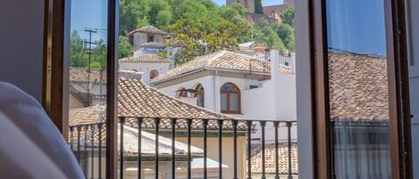 Superior Double Room (Alhambra View & Jacuzzi)