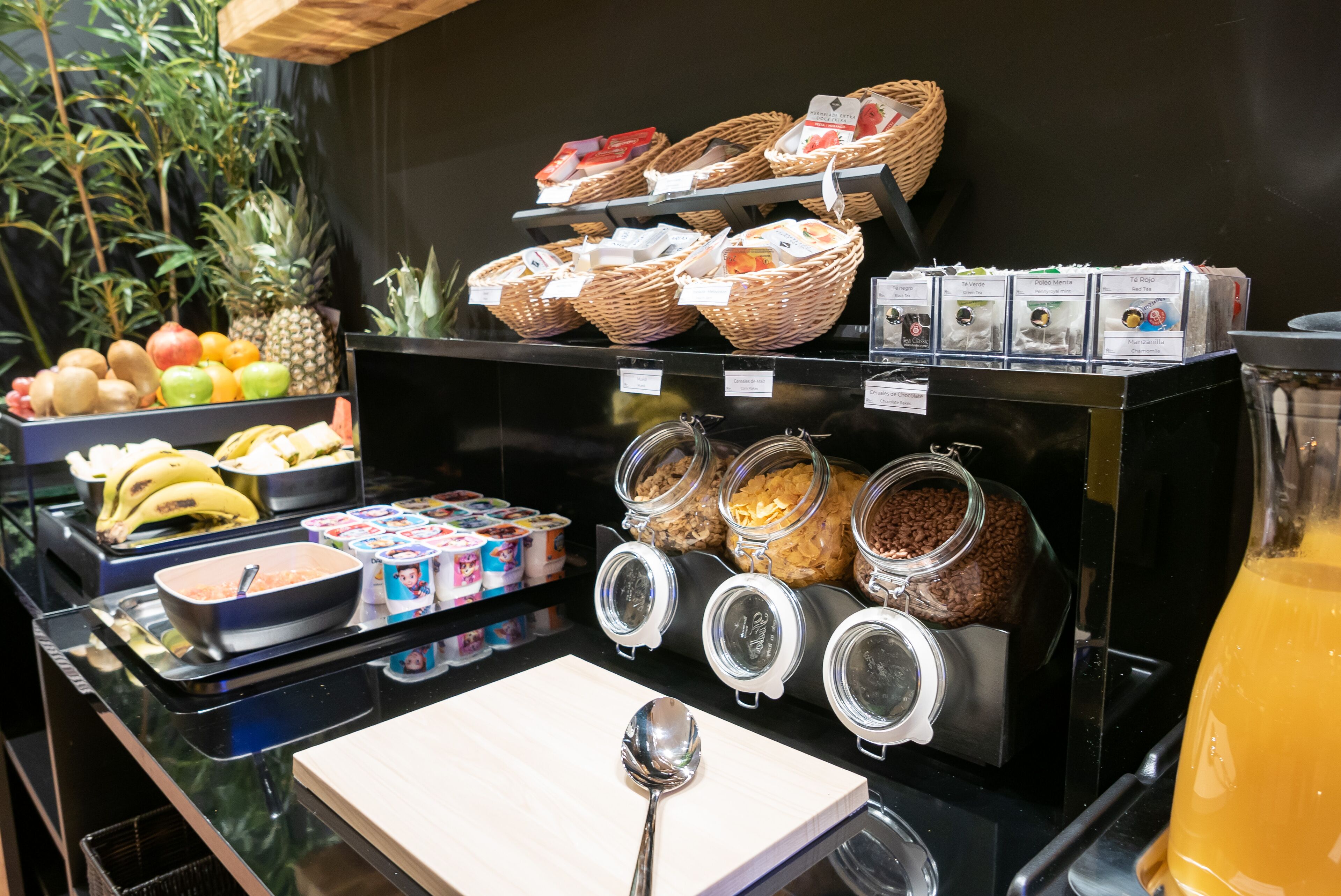 breakfast (eur 12 per person)