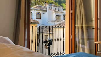 Superior Double Room with views to La Alhambra (Deluxe Alhambra)