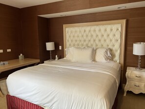 Junior Suite, 1 King Bed