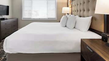 Standard Condo, 3 Bedrooms, Non Smoking, Kitchen | 2 bedrooms, iron/ironing board, free cribs/infant beds, WiFi