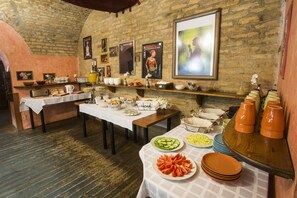 매일 뷔페 아침 식사(1인당 EUR 4)