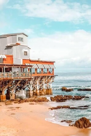 Beach nearby, white sand - Carmel Wayfarer Inn (Carmel)