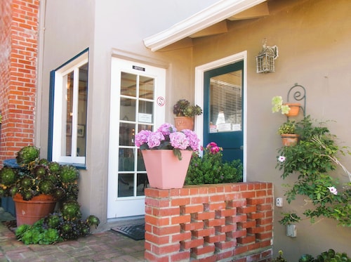 Carmel Wayfarer Inn