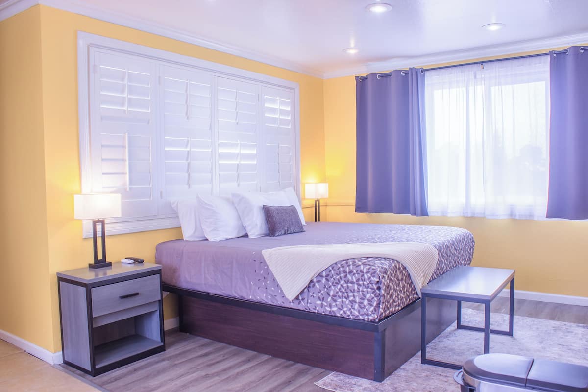 King Bedroom: Full Ocean View