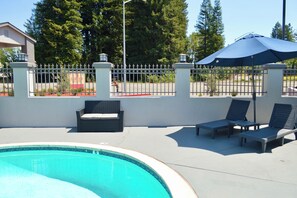 Lounge - Fairview Inn and Suites (Healdsburg)