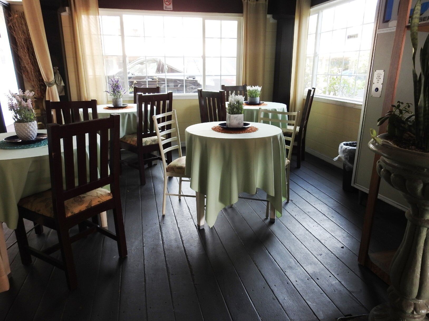 free daily continental breakfast