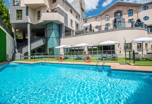 Seasonal outdoor pool - Hotel Badajoz Center (Badajoz)