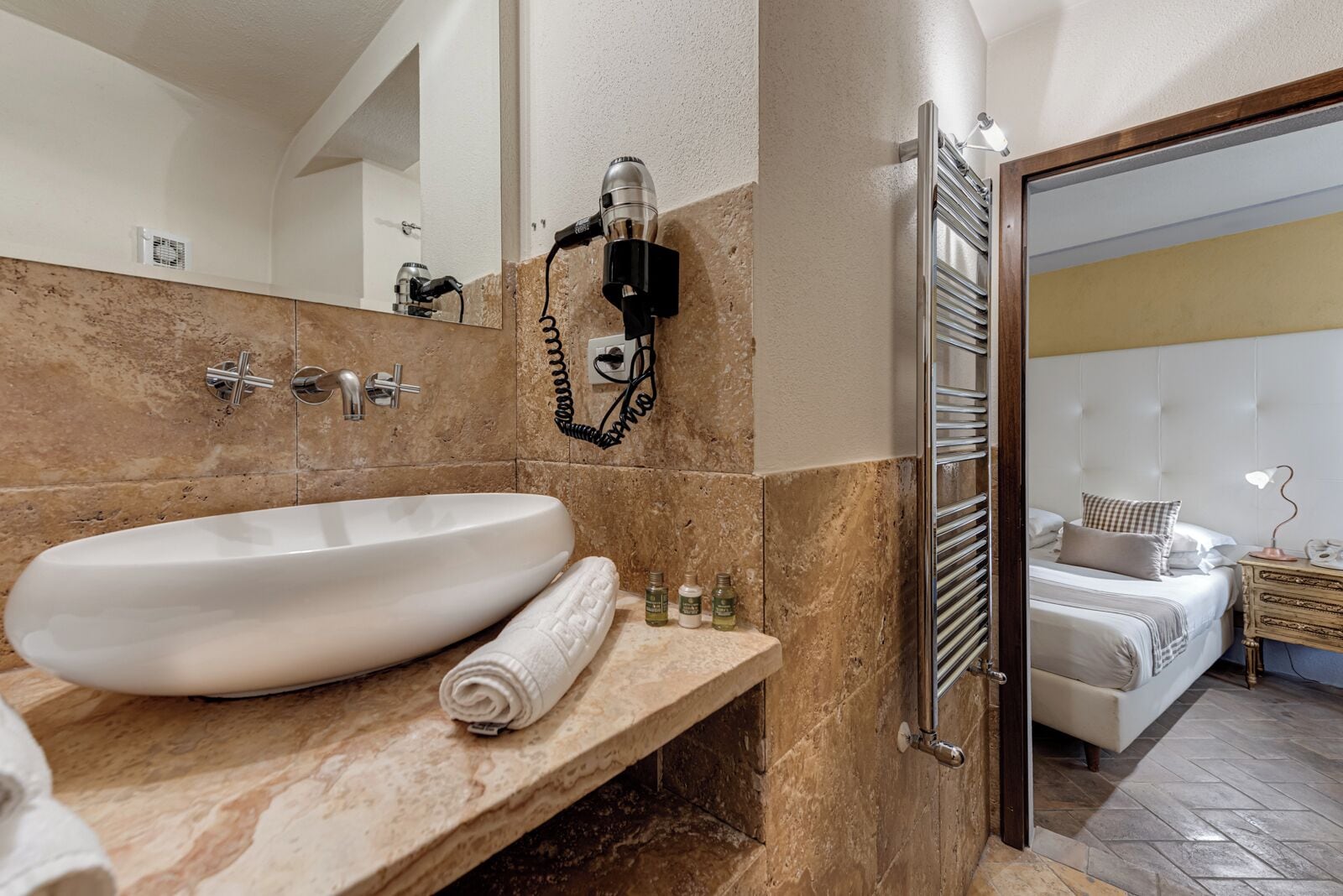 romantic room con vasca idromassaggio | bathroom | shower, rainfall showerhead, designer toiletries, hair dryer