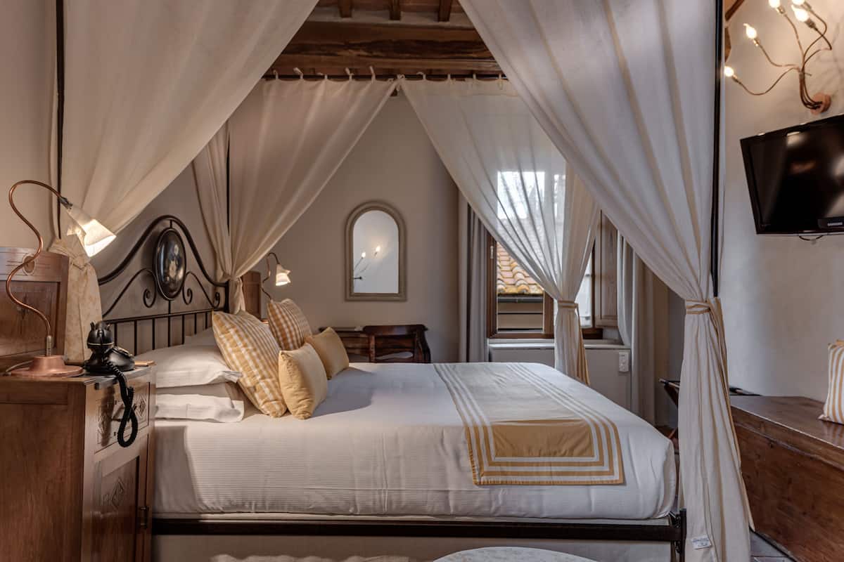 1 bedroom, premium bedding, down duvets, in-room safe