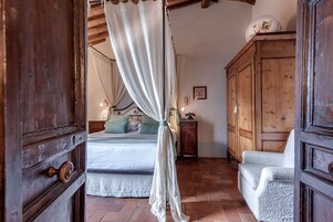 Premium bedding, down comforters, in-room safe, individually furnished