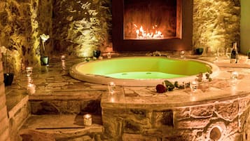 Couples treatment rooms, hot tub, steam room, Turkish bath