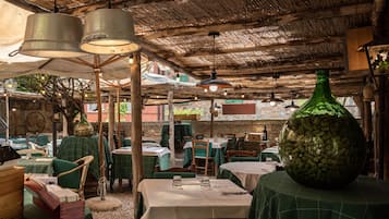Café da manhã, almoço e jantar