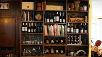 Bar (in der Unterkunft)