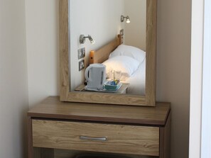 Free WiFi - Earls Court Gardens Hotel - Guest house (London)