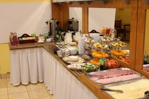 Morgunverðarhlaðborð daglega gegn gjaldi
