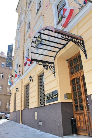Aerial view. Gallery Hotel SIS