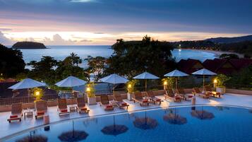 Outdoor pool, sun loungers