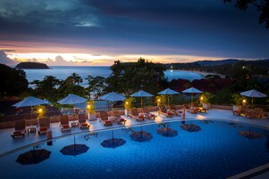 Outdoor pool, pool loungers