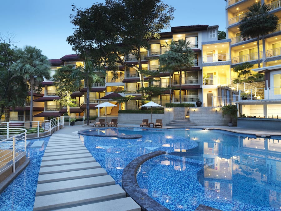 2 outdoor pools, open 8:00 AM to 9:00 PM, sun loungers