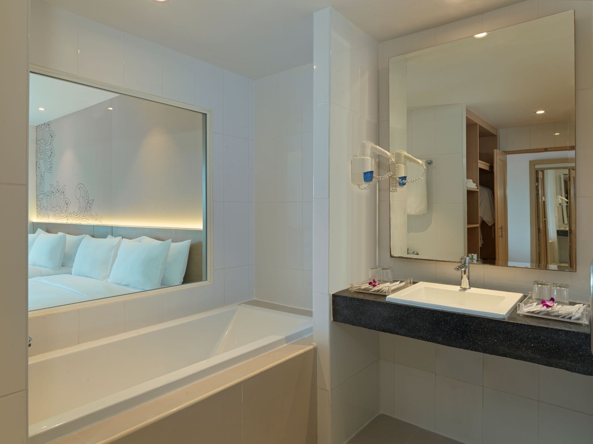 grand room, garden view | bathroom | shower, free toiletries, hair dryer, bathrobes
