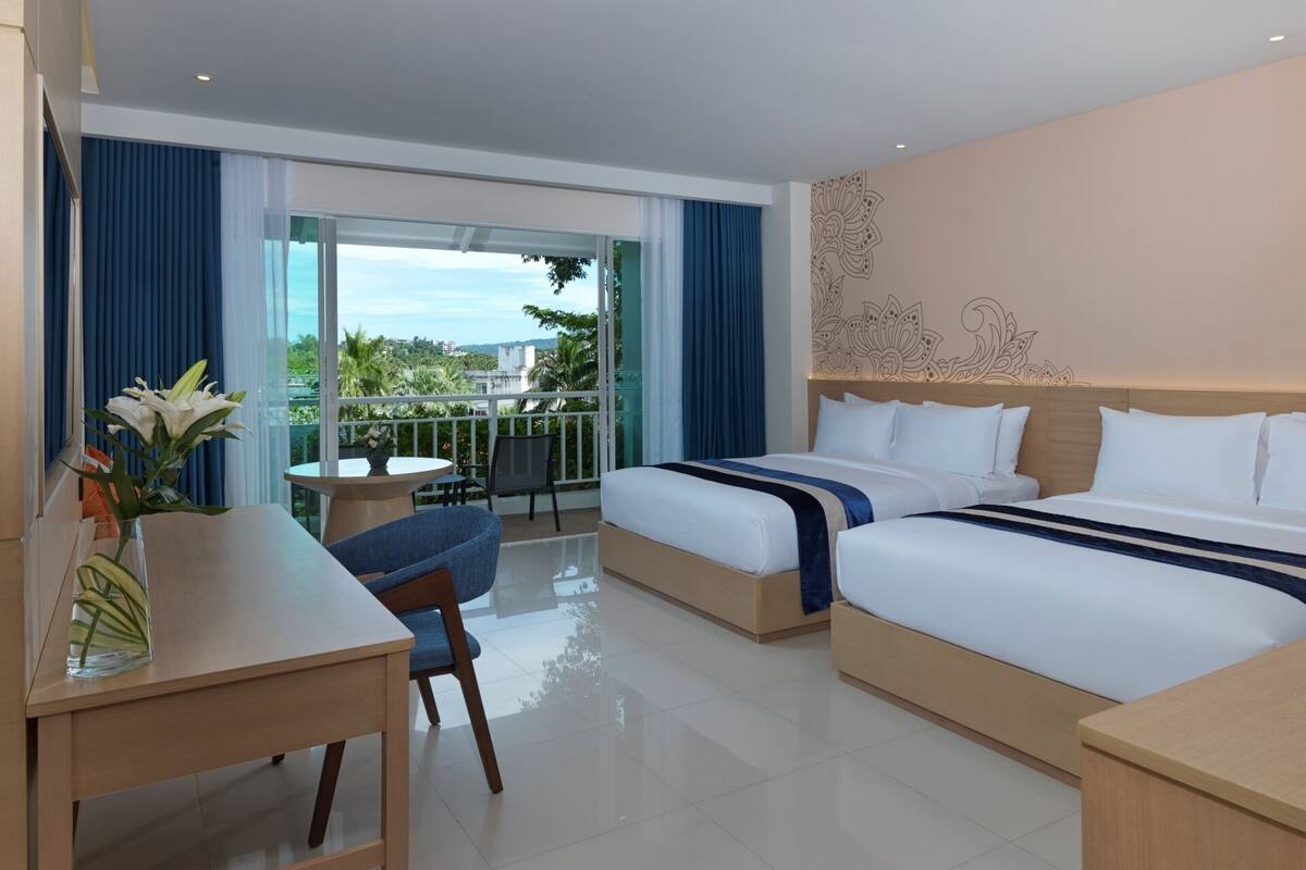 grand room, garden view | view from room