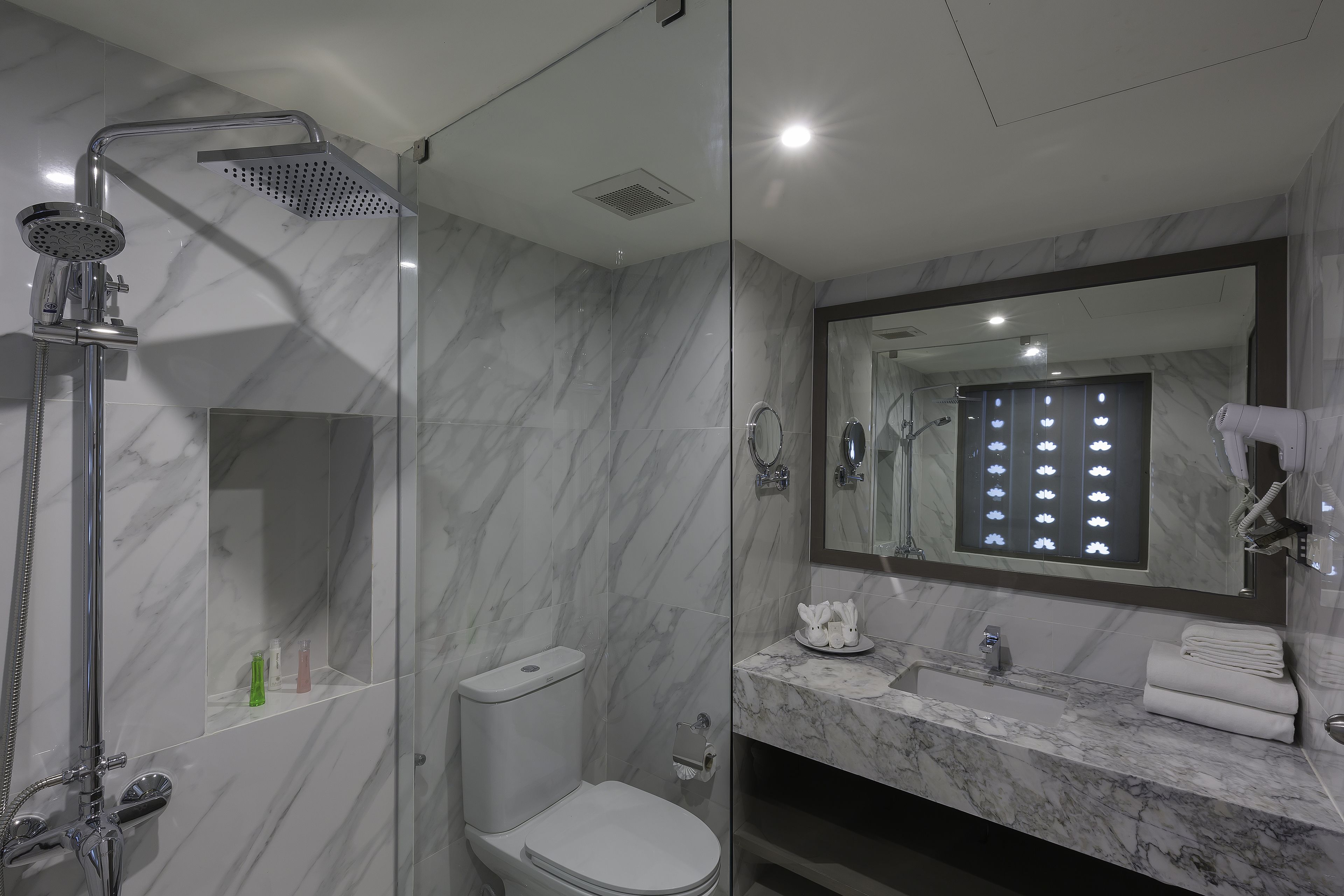 shower, free toiletries, hair dryer, bathrobes