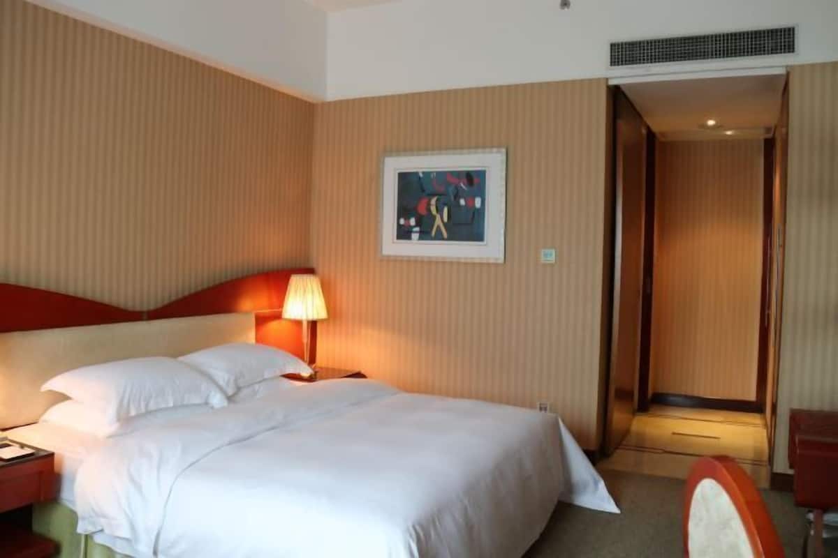 1 Schlafzimmer, hochwertige Bettwaren, Tempur-Pedic-Betten