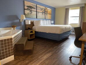 Studio Suite, 1 King Bed, Non Smoking (Interior Suite) | In-room safe, desk, blackout drapes, iron/ironing board - Days Inn by Wyndham Fordyce (Fordyce)