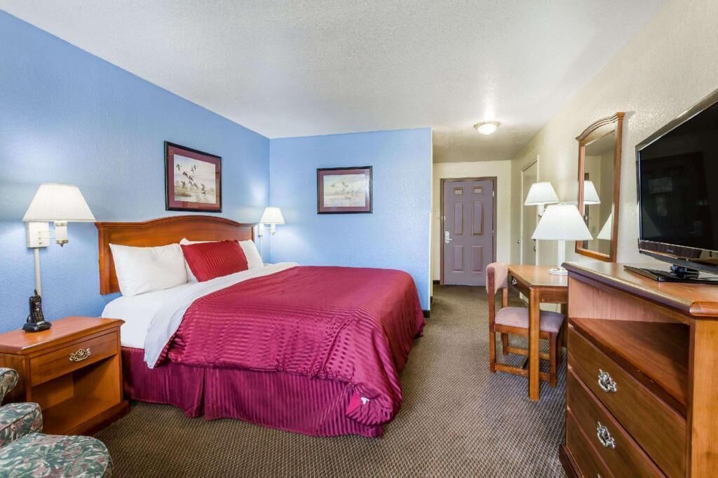 In-room safe, desk, blackout curtains, iron/ironing board