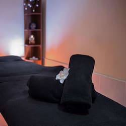 Couples treatment room(s), sauna, hot tub, steam room