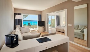 1 chambre, minibar, coffres-forts dans les chambres, bureau