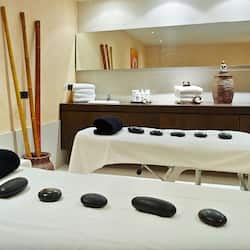 Couples treatment room(s), sauna, hot tub, steam room