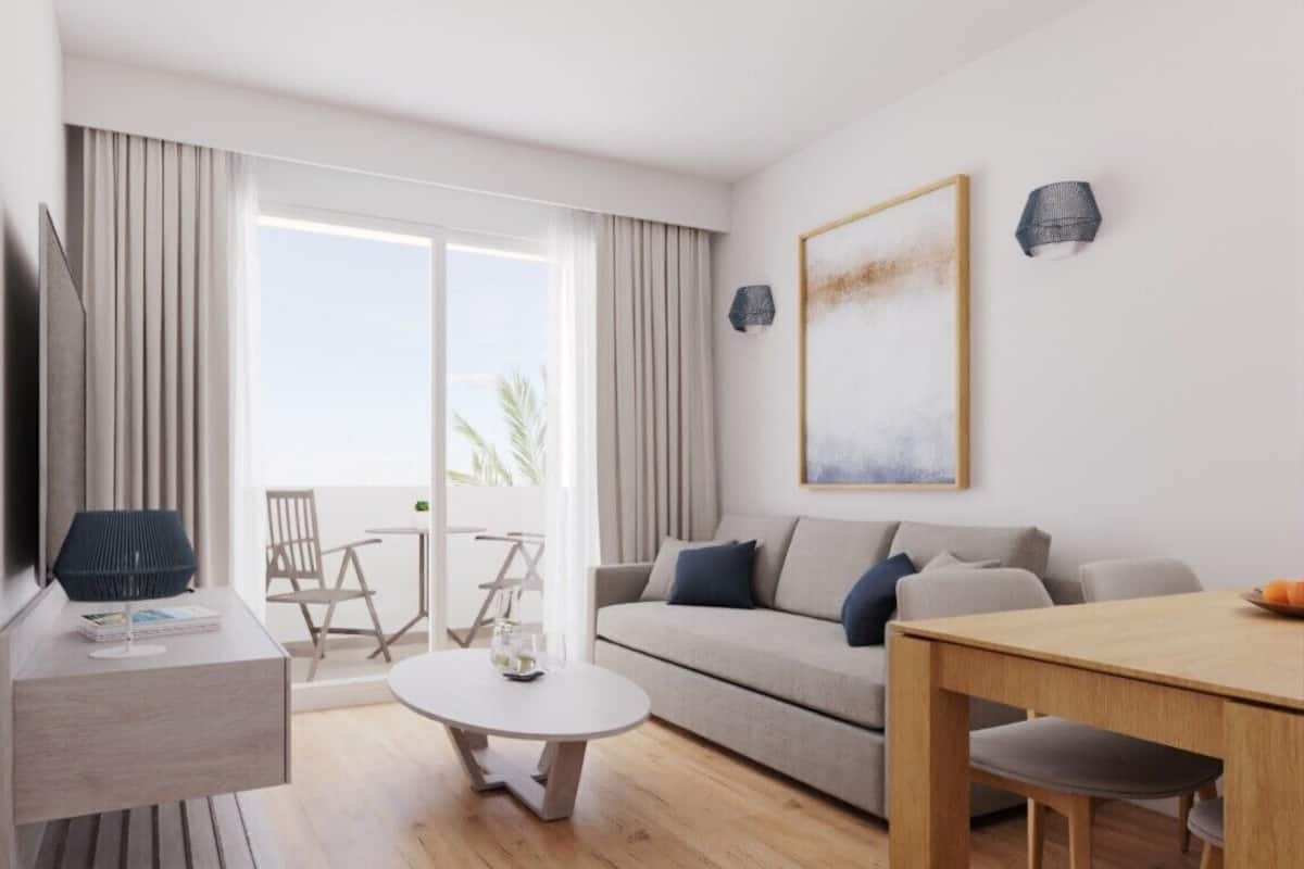 1 bedroom, in-room safe, desk, blackout curtains