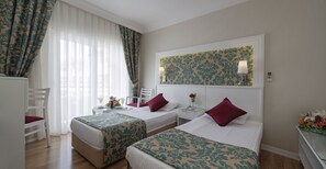 Down duvets, free minibar items, in-room safe, free cots/infant beds - Alaiye Kleopatra Hotel (Alanya)