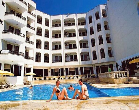Pool. Gunes House & Suntime Hotel