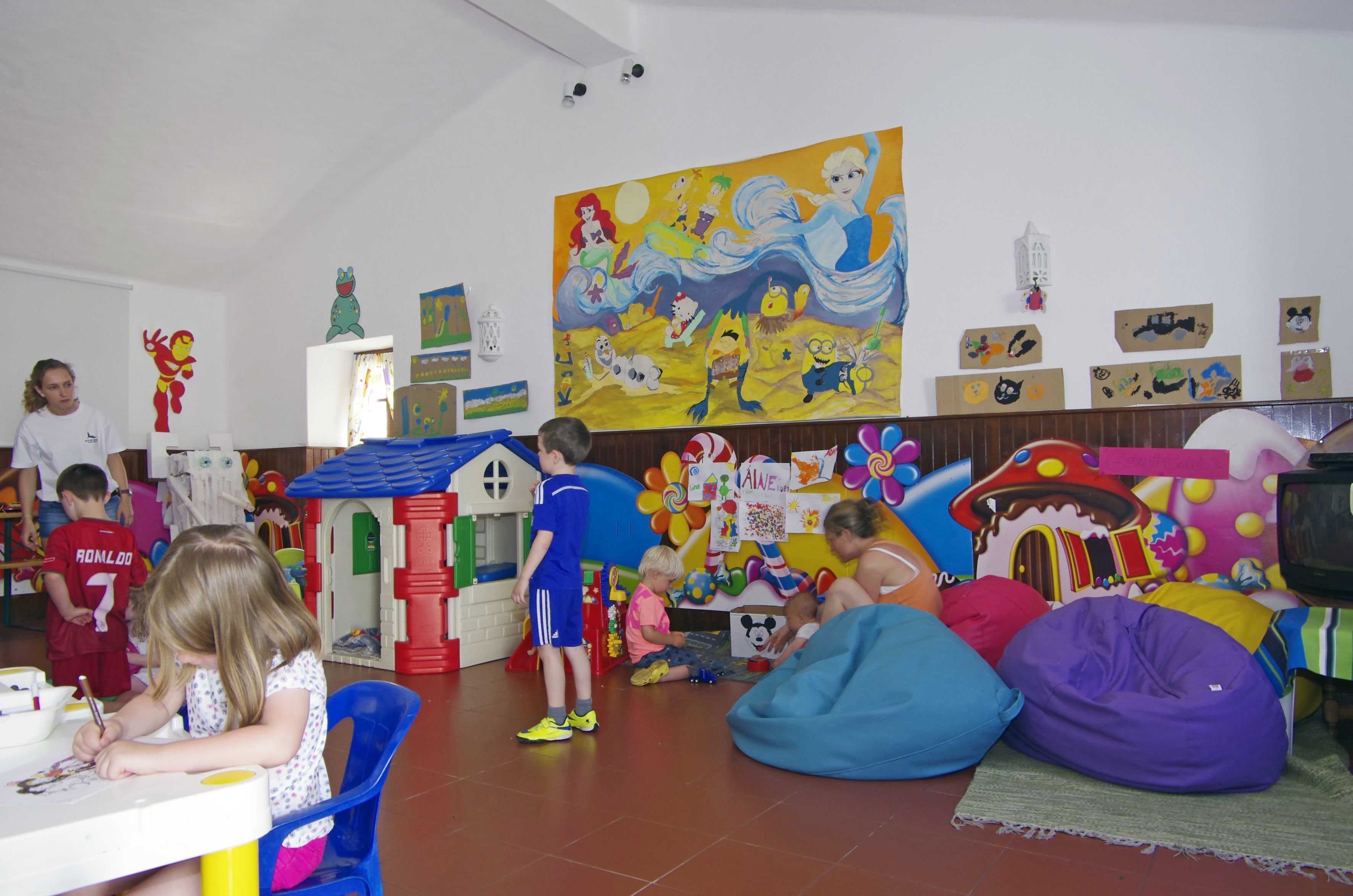 children’s play area – indoor