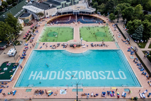 5 indoor pools, 3 outdoor pools, pool umbrellas, sun loungers