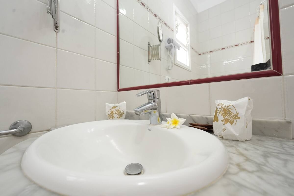 free toiletries, hair dryer, towels, soap