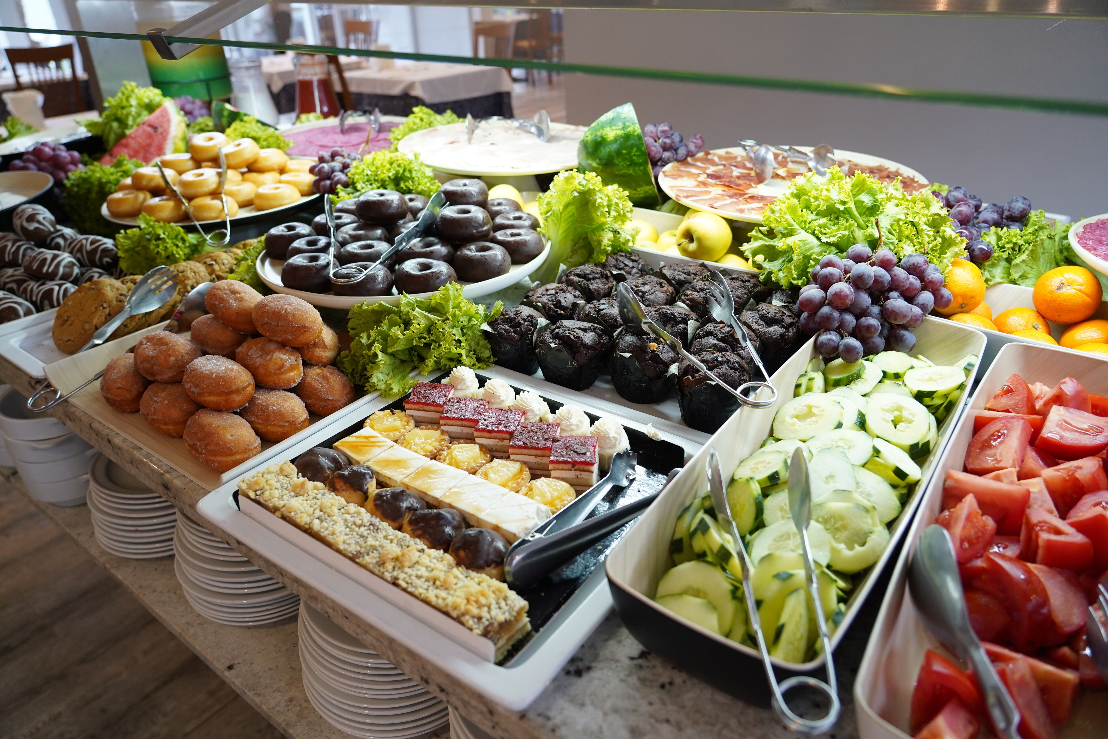 daily full breakfast for a fee